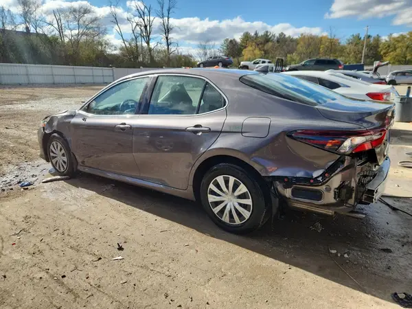 4T1C31AK2NU597979 2022 TOYOTA CAMRY - Image 2