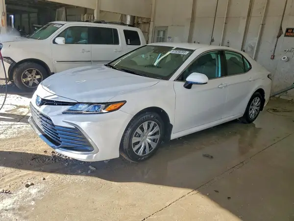 4T1C31AK2NU599229 2022 TOYOTA CAMRY - Image 1