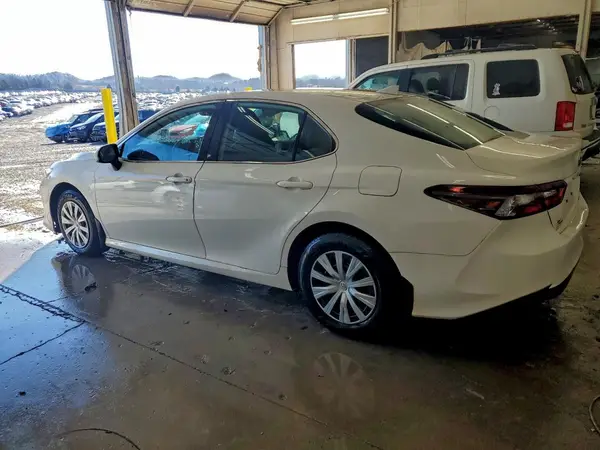 4T1C31AK2NU599229 2022 TOYOTA CAMRY - Image 2