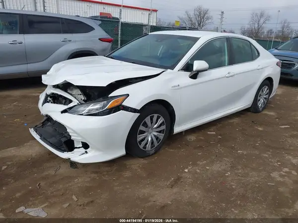 4T1C31AK3LU524729 2020 TOYOTA CAMRY - Image 2