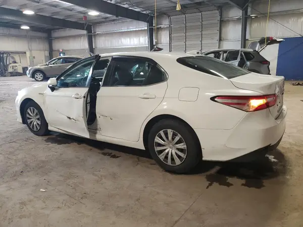 4T1C31AK3LU534015 2020 TOYOTA CAMRY - Image 2