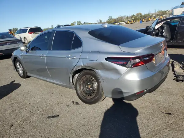 4T1C31AK3MU551351 2021 TOYOTA CAMRY - Image 2