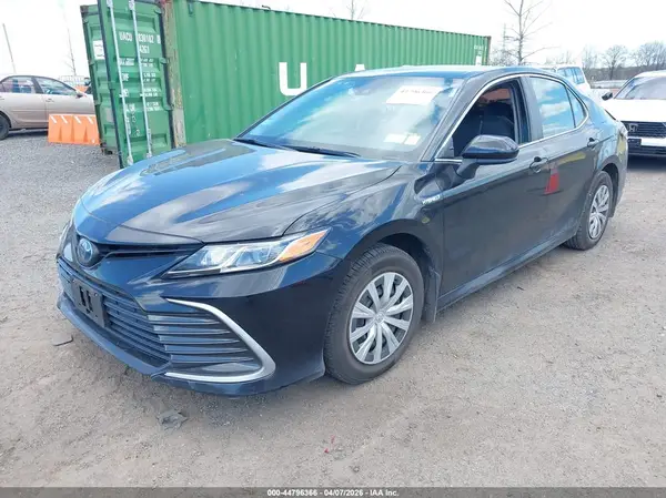 4T1C31AK3MU560485 2021 TOYOTA CAMRY - Image 2