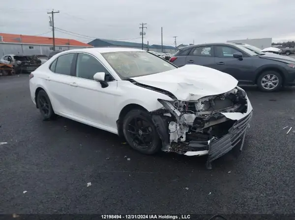 4T1C31AK3NU044953 2022 TOYOTA CAMRY - Image 1