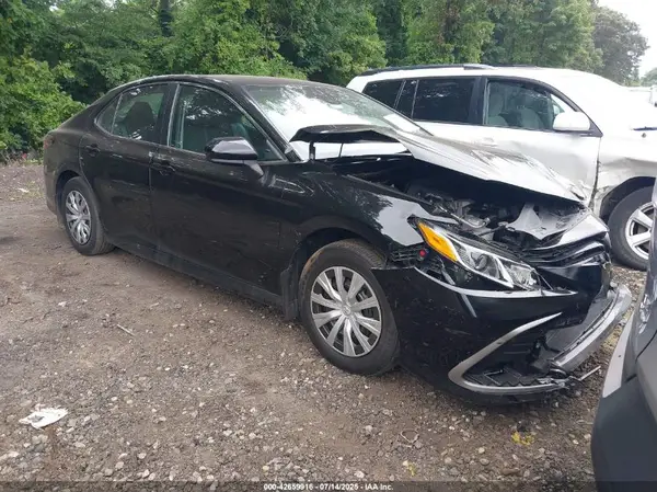 4T1C31AK3NU570645 2022 TOYOTA CAMRY - Image 1