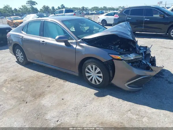 4T1C31AK3NU580172 2022 TOYOTA CAMRY - Image 1