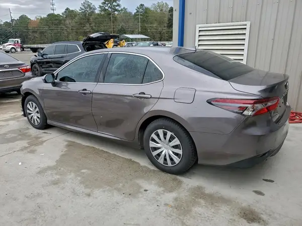 4T1C31AK3NU581080 2022 TOYOTA CAMRY - Image 2