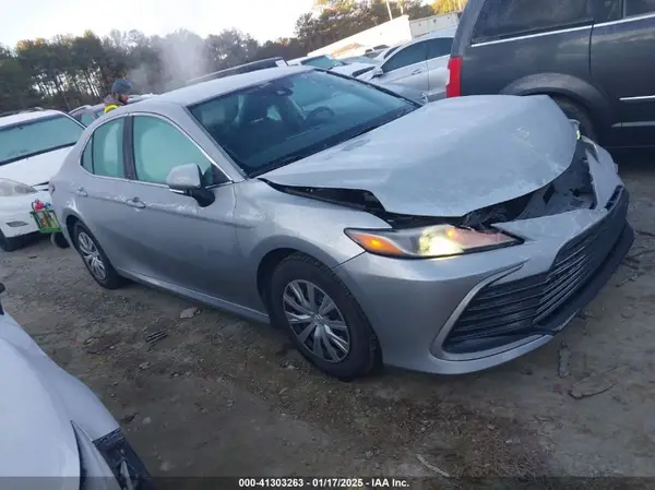 4T1C31AK3NU584626 2022 TOYOTA CAMRY - Image 1
