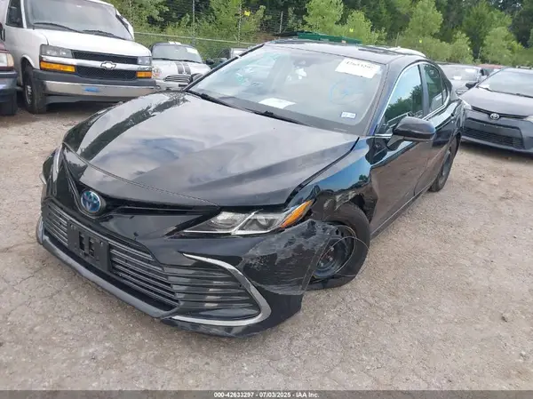 4T1C31AK3NU585808 2022 TOYOTA CAMRY - Image 2