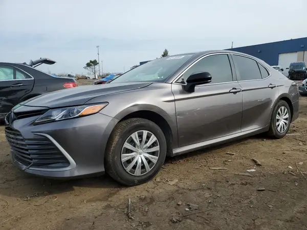 4T1C31AK3NU586909 2022 TOYOTA CAMRY - Image 1