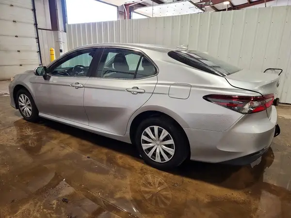 4T1C31AK3NU590717 2022 TOYOTA CAMRY - Image 2