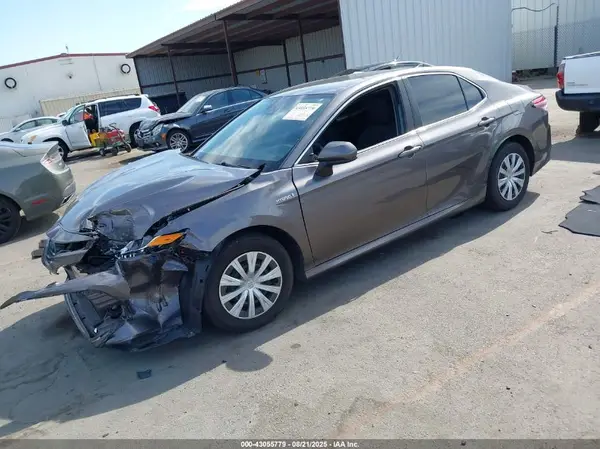 4T1C31AK4LU011201 2020 TOYOTA CAMRY - Image 2