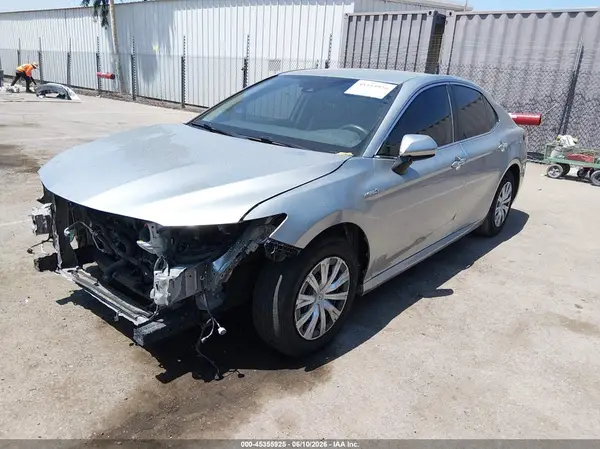 4T1C31AK4LU521757 2020 TOYOTA CAMRY - Image 2
