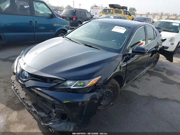 4T1C31AK4LU530457 2020 TOYOTA CAMRY - Image 2