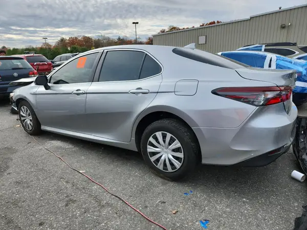 4T1C31AK4MU552203 2021 TOYOTA CAMRY - Image 2