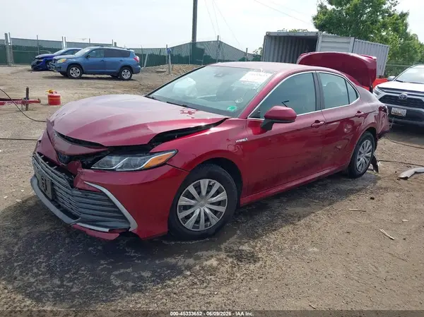 4T1C31AK4MU561810 2021 TOYOTA CAMRY - Image 2