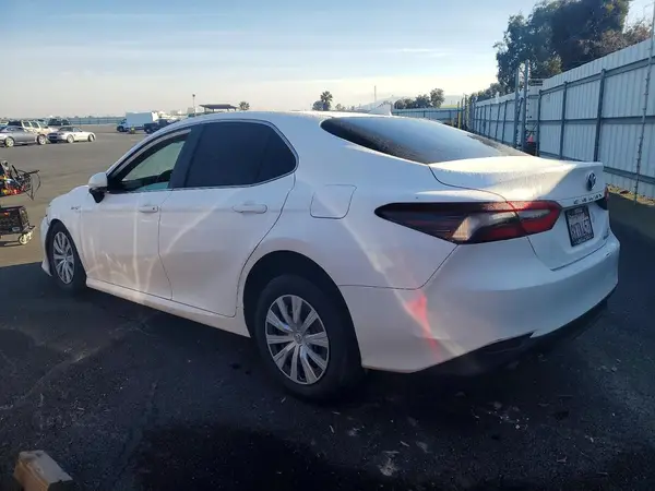 4T1C31AK4MU563539 2021 TOYOTA CAMRY - Image 2
