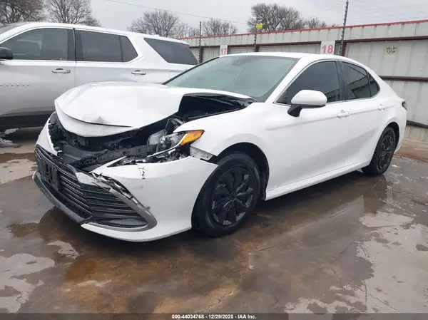 4T1C31AK4NU570539 2022 TOYOTA CAMRY - Image 2