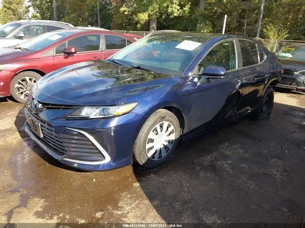 4T1C31AK4NU570668 2022 TOYOTA CAMRY - Image 2