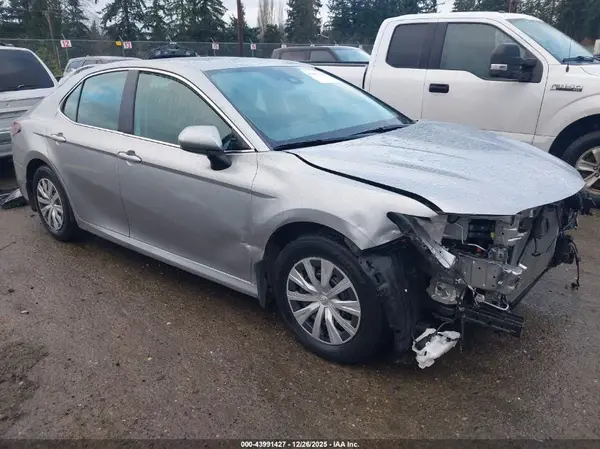 4T1C31AK4NU573182 2022 TOYOTA CAMRY - Image 1