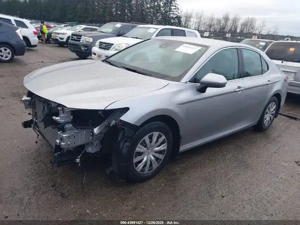 4T1C31AK4NU573182 2022 TOYOTA CAMRY - Image 2