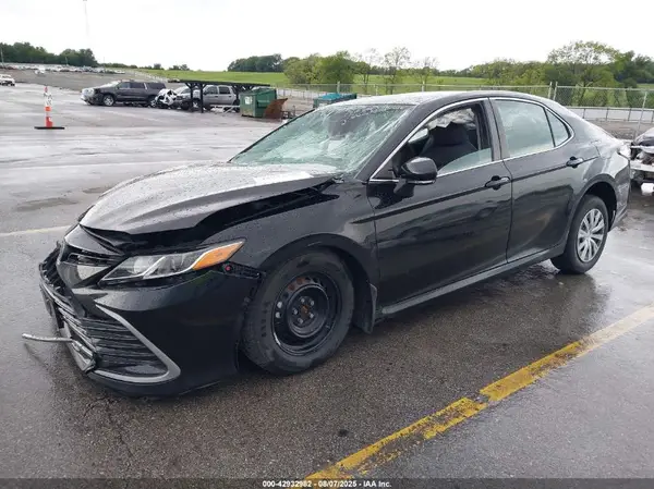 4T1C31AK4NU577751 2022 TOYOTA CAMRY - Image 2