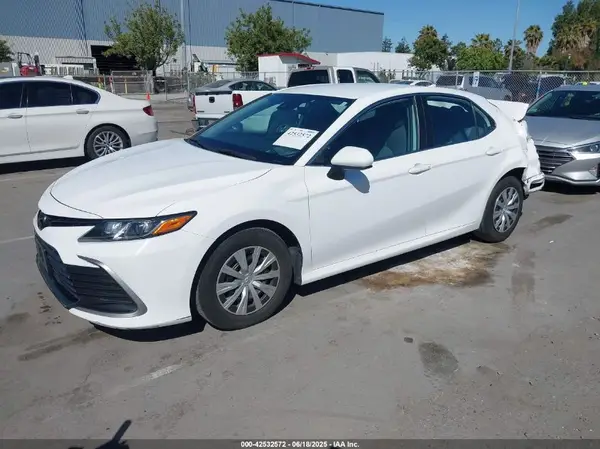 4T1C31AK4NU583386 2022 TOYOTA CAMRY - Image 2