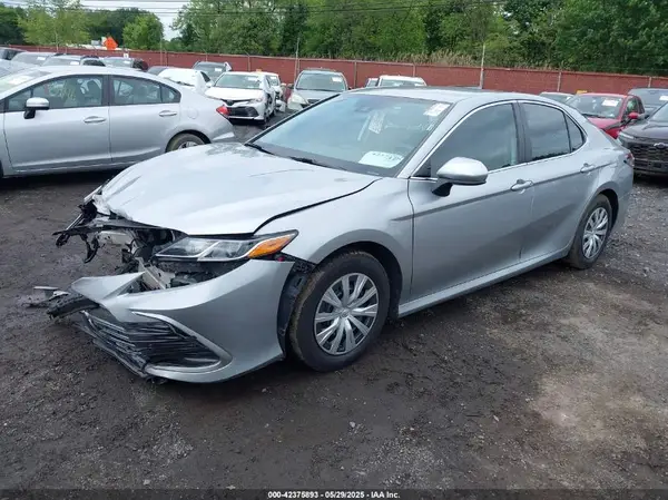 4T1C31AK4NU588863 2022 TOYOTA CAMRY - Image 2