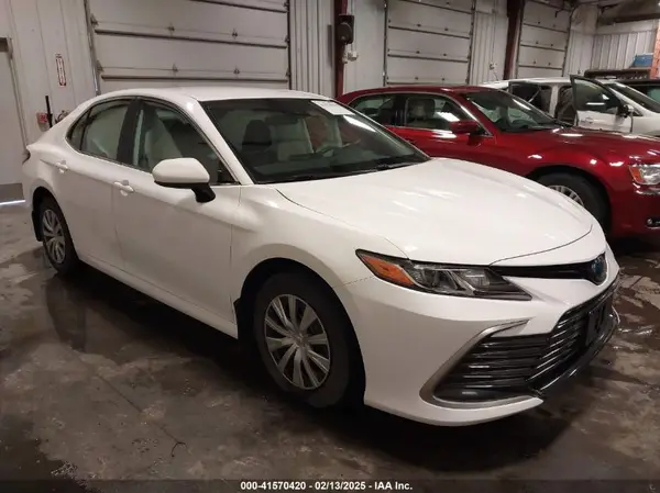 4T1C31AK4NU589284 2022 TOYOTA CAMRY - Image 1