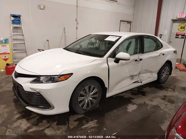 4T1C31AK4NU589284 2022 TOYOTA CAMRY - Image 2