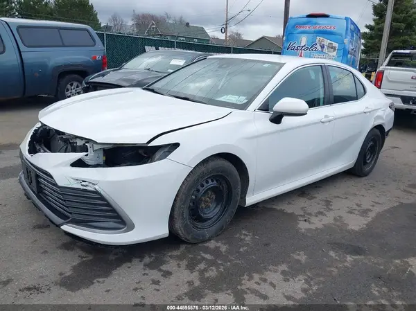 4T1C31AK4NU590516 2022 TOYOTA CAMRY - Image 2