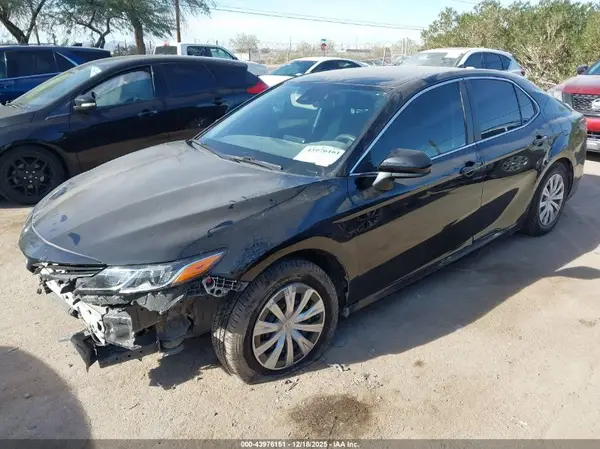 4T1C31AK4NU590824 2022 TOYOTA CAMRY - Image 2