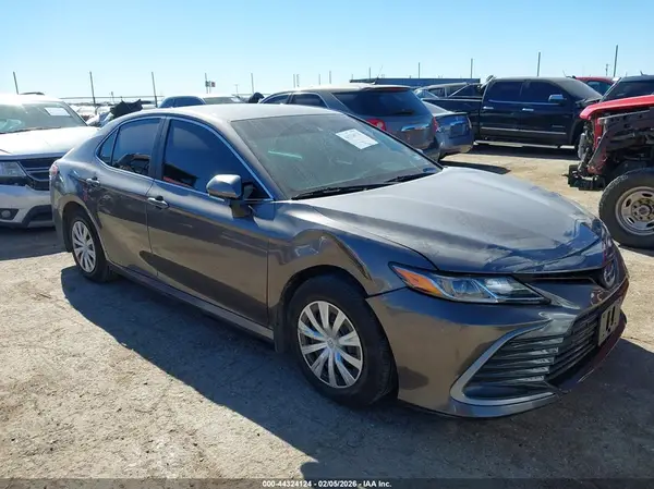 4T1C31AK4NU595103 2022 TOYOTA CAMRY - Image 1