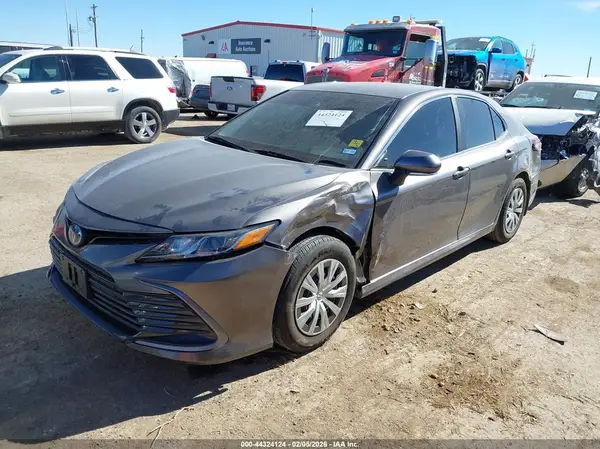 4T1C31AK4NU595103 2022 TOYOTA CAMRY - Image 2
