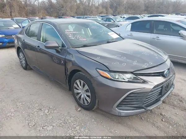 4T1C31AK4NU597031 2022 TOYOTA CAMRY - Image 1