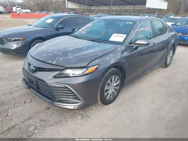 4T1C31AK4NU597031 2022 TOYOTA CAMRY - Image 2