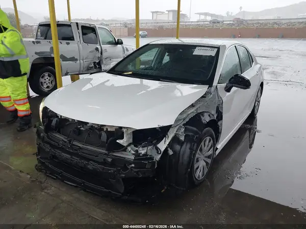 4T1C31AK5LU014012 2020 TOYOTA CAMRY - Image 2