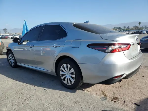 4T1C31AK5MU021477 2021 TOYOTA CAMRY - Image 2