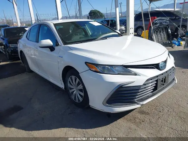 4T1C31AK5MU023570 2021 TOYOTA CAMRY - Image 1