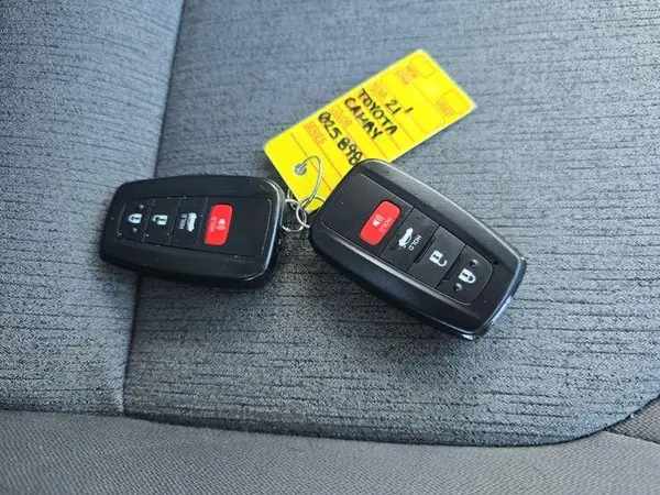 4T1C31AK5MU025898 2021 TOYOTA CAMRY - Image 1