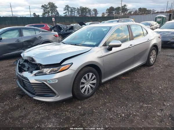 4T1C31AK5MU551917 2021 TOYOTA CAMRY - Image 2