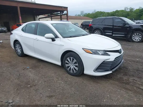 4T1C31AK5MU568734 2021 TOYOTA CAMRY - Image 1