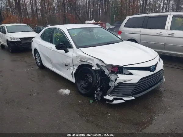 4T1C31AK5NU039267 2022 TOYOTA CAMRY - Image 1