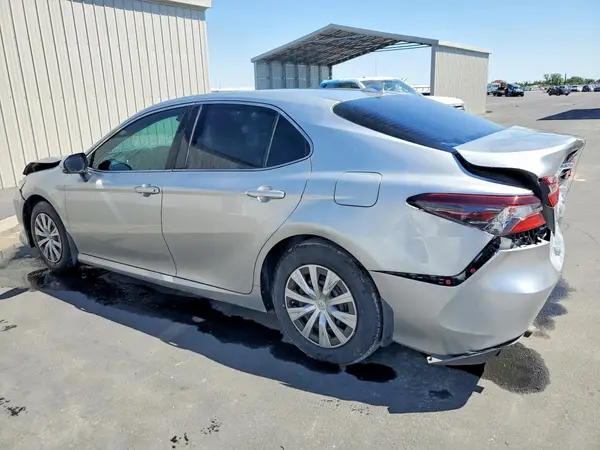 4T1C31AK5NU040760 2022 TOYOTA CAMRY - Image 2