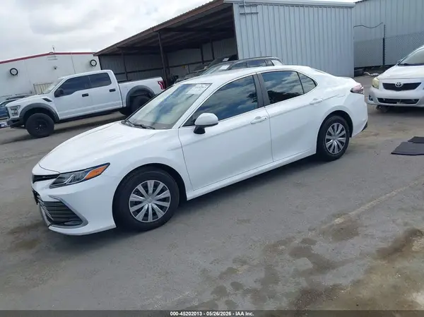 4T1C31AK5NU570713 2022 TOYOTA CAMRY - Image 2