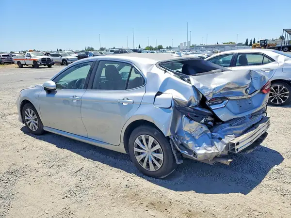 4T1C31AK5NU582585 2022 TOYOTA CAMRY - Image 2