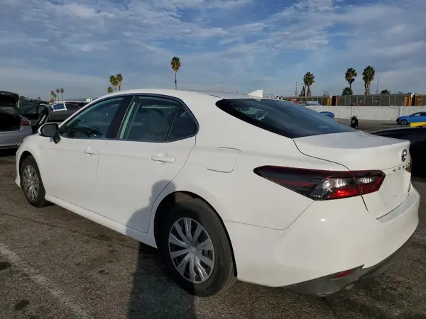 4T1C31AK5NU592324 2022 TOYOTA CAMRY - Image 2