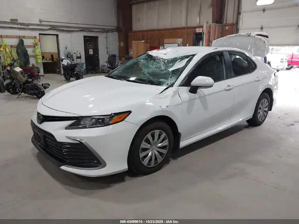 4T1C31AK5PU607911 2023 TOYOTA CAMRY - Image 2