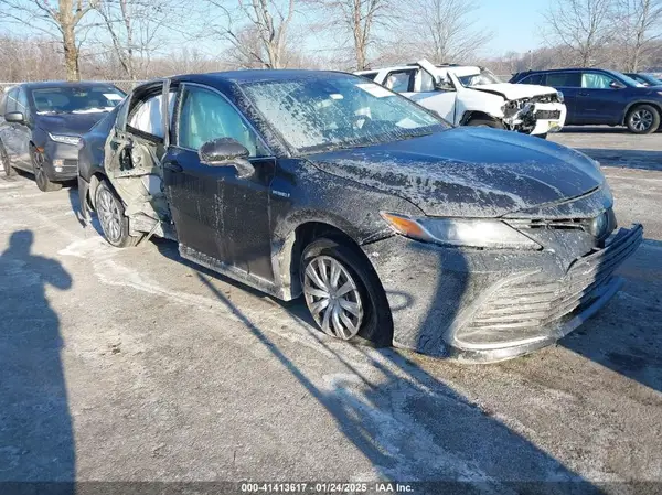 4T1C31AK6MU554826 2021 TOYOTA CAMRY - Image 1