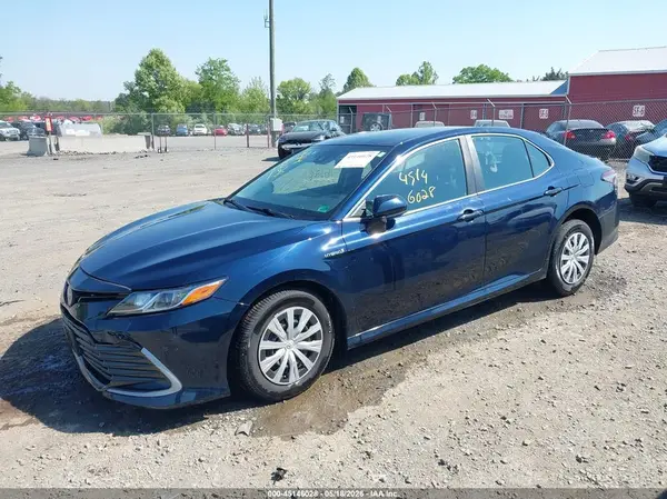 4T1C31AK6MU556608 2021 TOYOTA CAMRY - Image 2